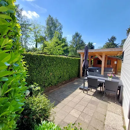 Nr. 18 Met Jacuzzi Putten