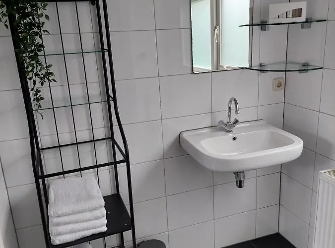 Nr. 18 Met Jacuzzi Putten