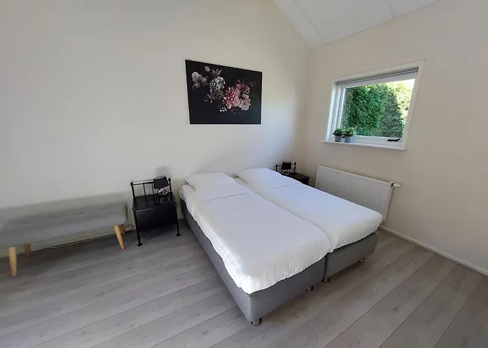 Nr. 18 Met Jacuzzi Putten